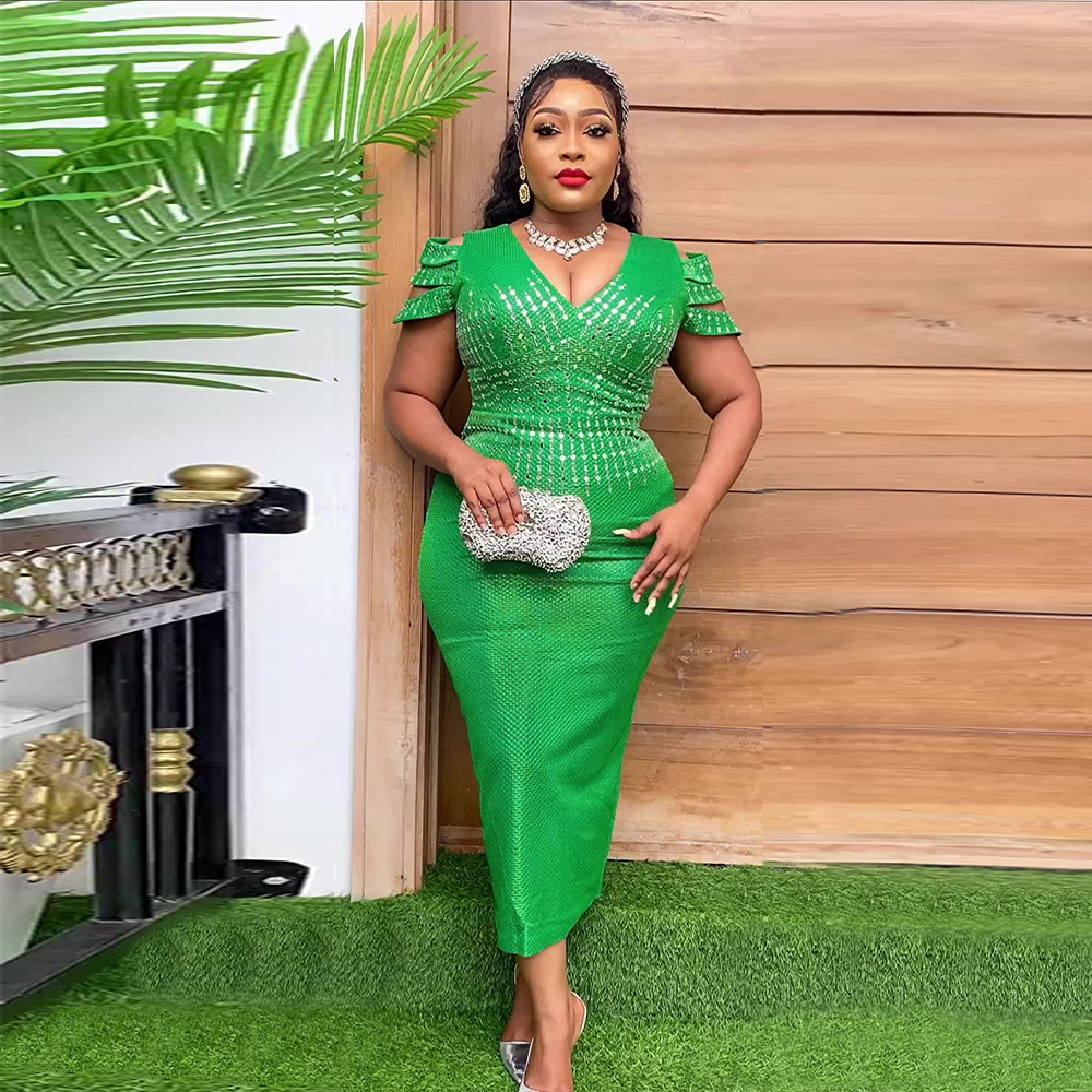 Damenbekleidung V-Ausschnitt sexy Bankettkleid in Übergröße Damenbekleidung heißes Diamant-Kleid mit kleinem Duft_voghion.com