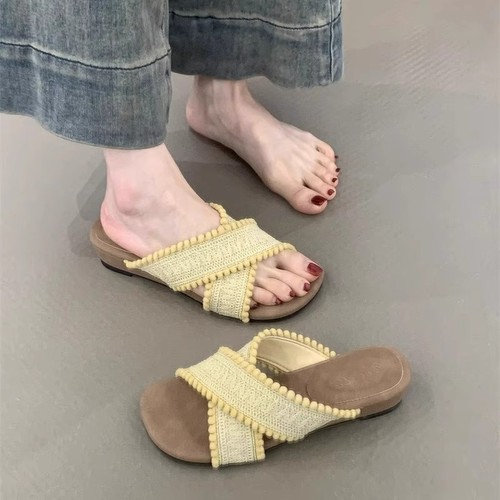 2025 New Flat Slip-On Cross Strap Beach Slippers for Women, Outdoor Wear, Beach Vacation, Casual, Sandals with Dresses, One-Strap Slippers