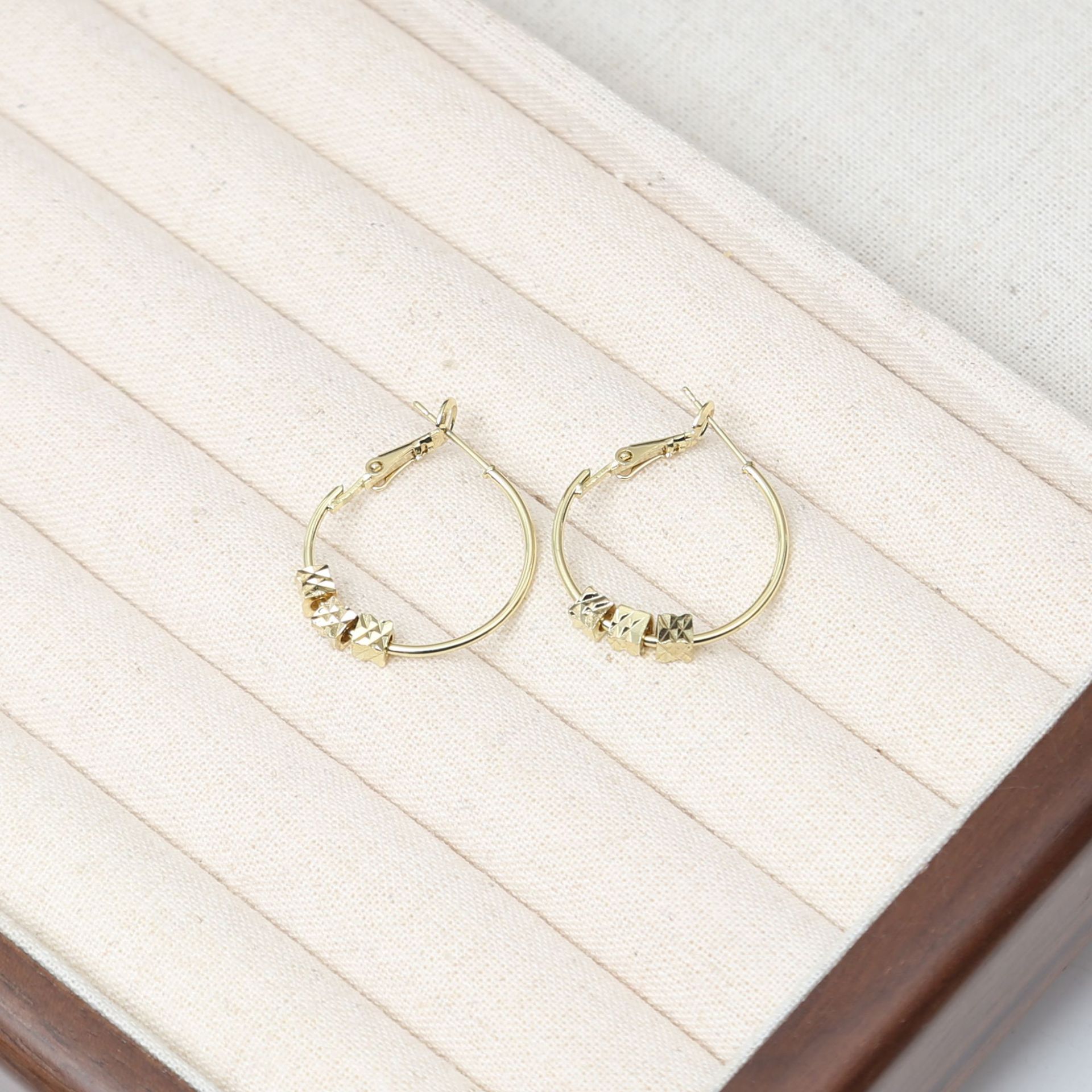 Nueva borla pendientes en línea celebridad diamante mariposa flor S925 pendientes de perlas moda elegante pendientes largos de adelgazamiento