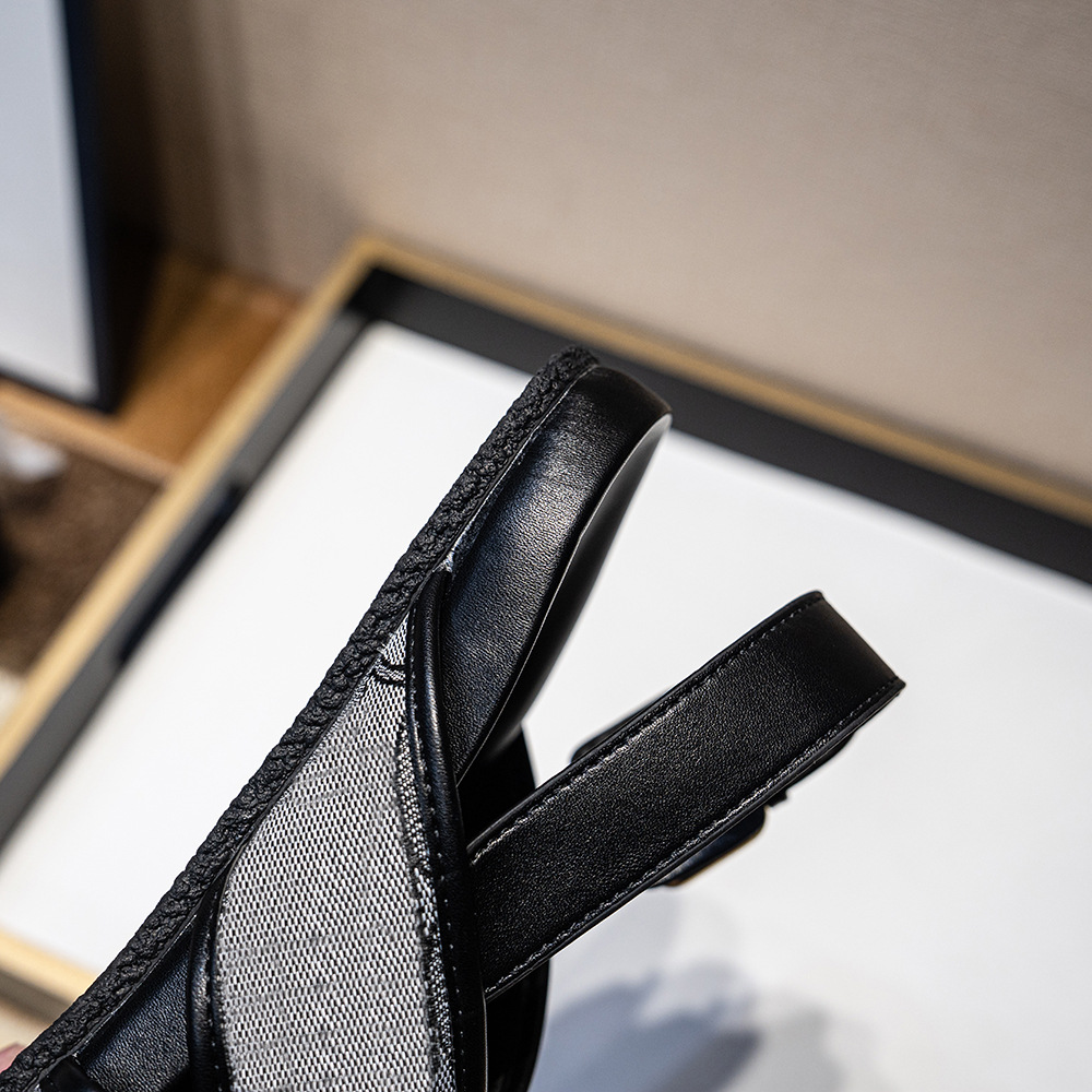 Sandales à semelles épaisses pour femmes 2024 nouveaux vêtements d'extérieur d'été C sandales rehaussantes à brides croisées sandales pour femmes_voghion.com