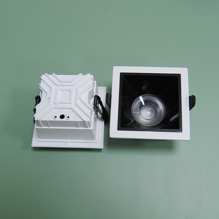 스퀘어 다운 라이트 알루미늄 하우징 키트 통합 알루미늄 눈부심 방지 단일 헤드 더블 헤드 COB 다운 라이트 하우징 제조업체