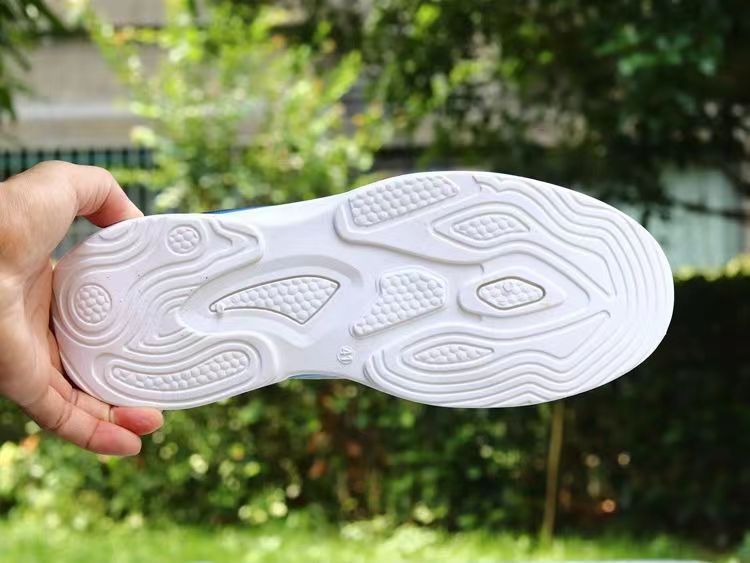 2025 New Casual Fashion Ice Silk Mesh Running Men's Sports Shoes_voghion.com