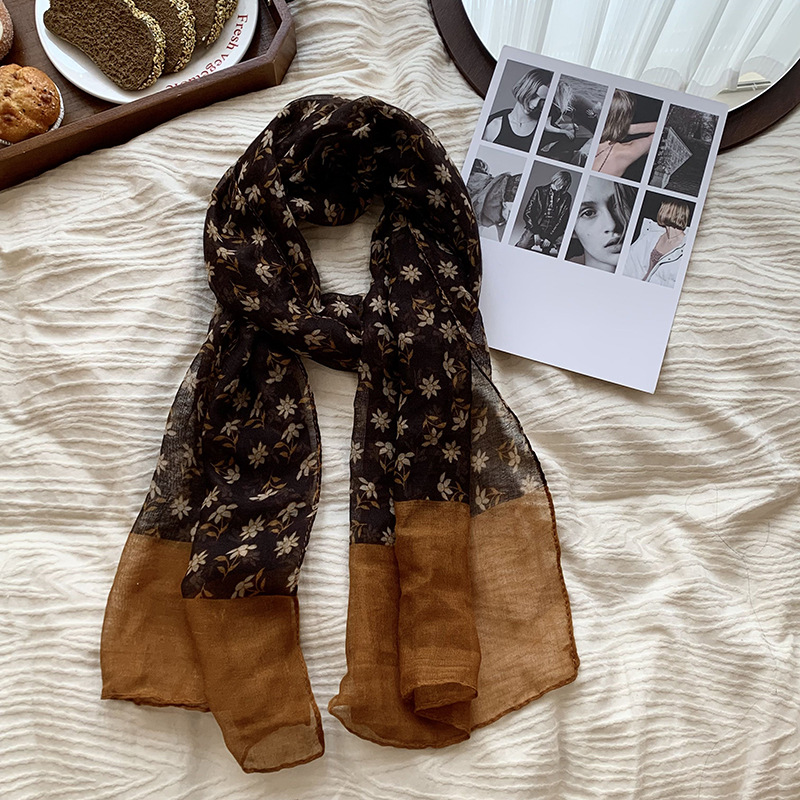 Empalme floral de café amarillo