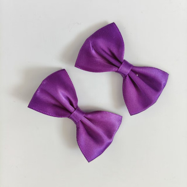 Solid color bow tie with bow