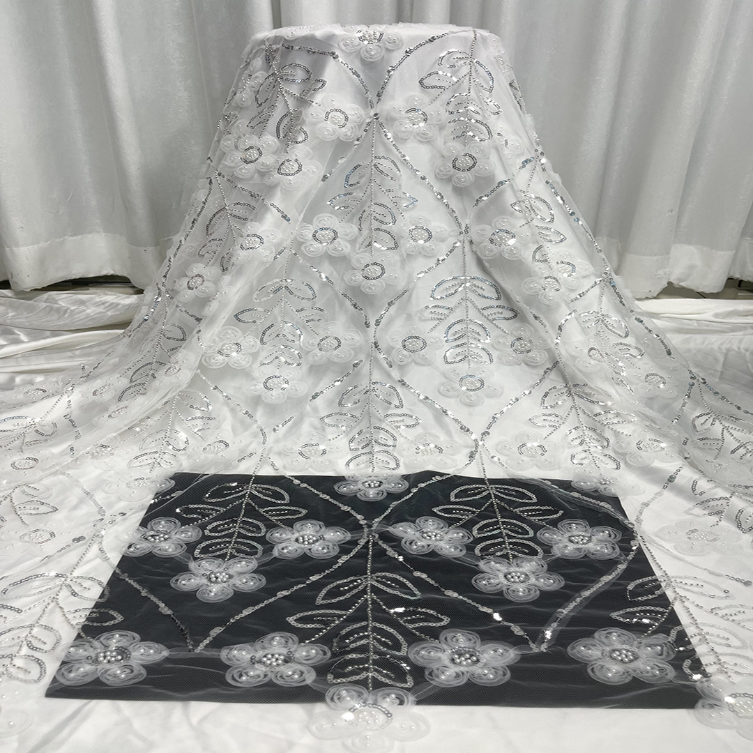Blanco pesado vestido de boda tubo de perlas sequinilla tela flor trío en un vestido de encaje bordado tela encaje