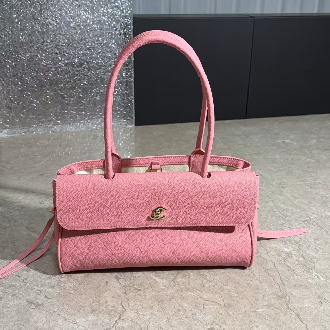 Minimalist Genuine Leather Underarm Bag For Women Versatile Handbag Quilted Bowling Bag Niche Luxury Baguette Bag - Thumbnail 6