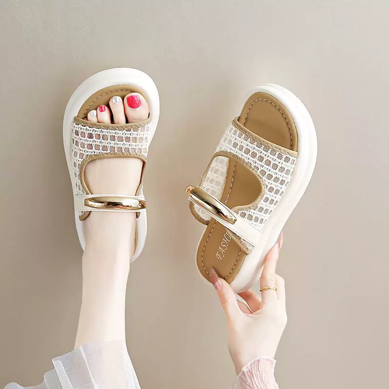 Summer mesh beach slippers, suitable with a skirt