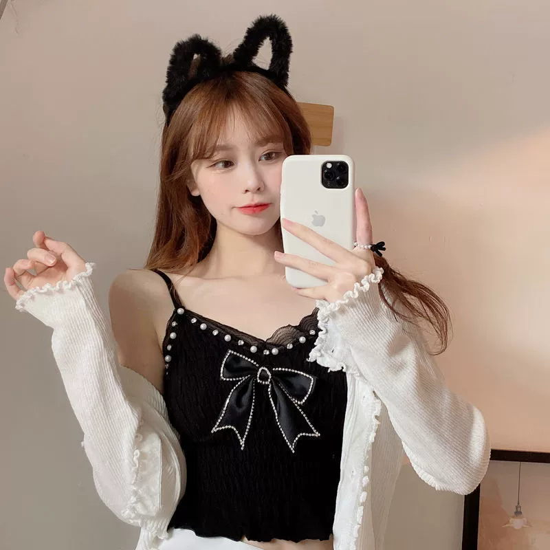 T-shirt, top with cups with bow