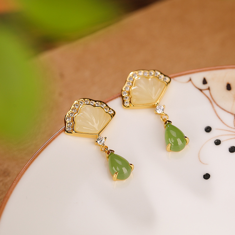 Bông tai dài giọt nước vỏ sò ngọc bích Hetian bạc S925 mạ vàng — Một cặp