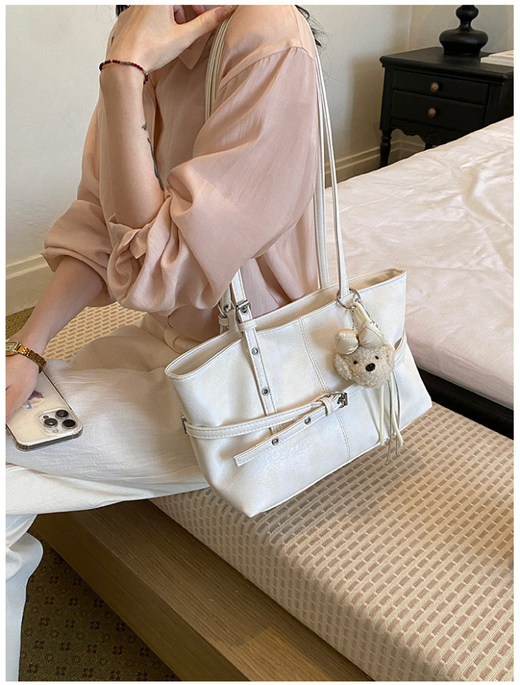 Túi nách nữ dáng hộp ngang phong cách đường phố, túi tote đeo vai đơn giản dung lượng lớn — Bạc không có mặt dây chuyền, Gạo trắng không có mặt dây chuyền, Màu cà phê Không có mặt dây chuyền, Màu hồng không có mặt dây chuyền chi tiết 15