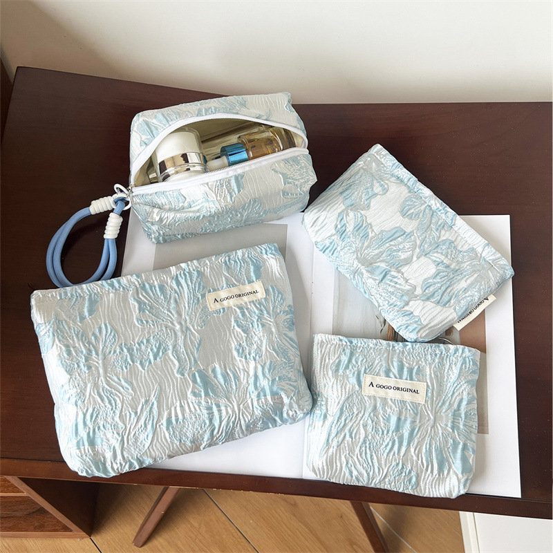 Silver-Edged Floral Jacquard Embossed Large-Capacity Cosmetic Bag with Pleated Texture, Portable Inner Bag, Skin Care Product Storage Bag