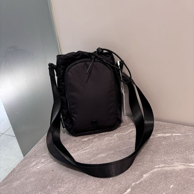 lulu Waterbottle 2L水壶包多功能手机包糖果色包包斜挎单肩小包|undefined