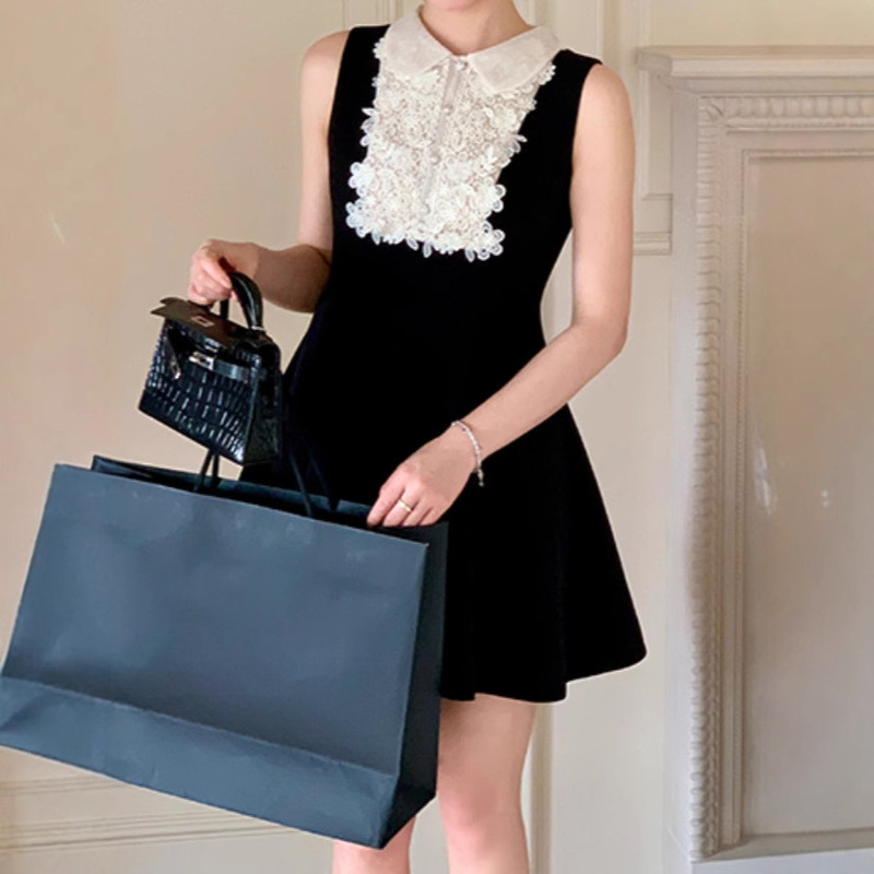 Spring and Autumn New Same Style Daughter Gold Lace Doll Collar dress Elegant Niche French Style Sleeveless Black Dress Birthday Dress