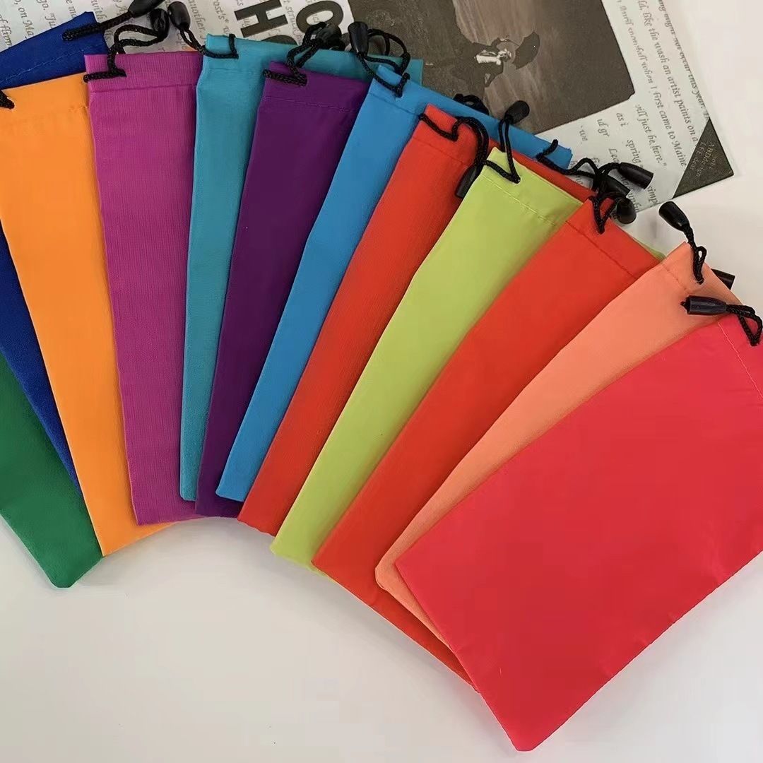 Glasses bag color random