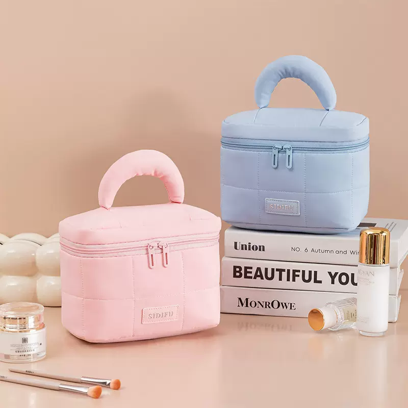 云朵化妆包旅行便携收纳袋泡芙手提洗漱包大容量软糯收纳包礼品袋