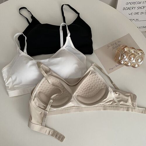 Underwire-free one-piece seamless ice silk bra for women, adjustable strap, small backless top, shaping beauty back bra