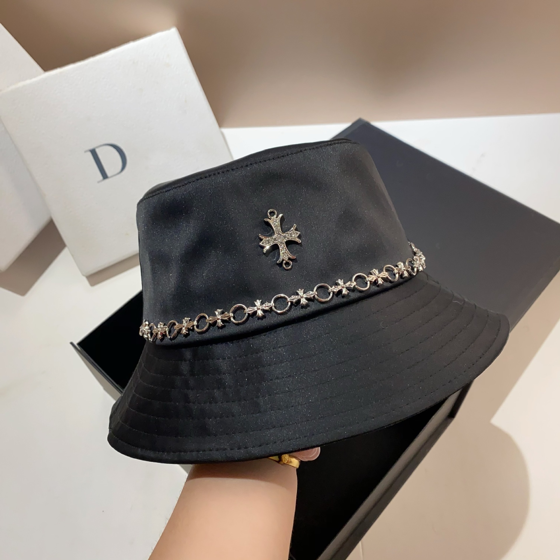 Bacinella a catena incrociata fatta a mano alla moda, marchio parigino alla moda, acido acetico, pescatore, autunno, uomo e donna casual_voghion.com