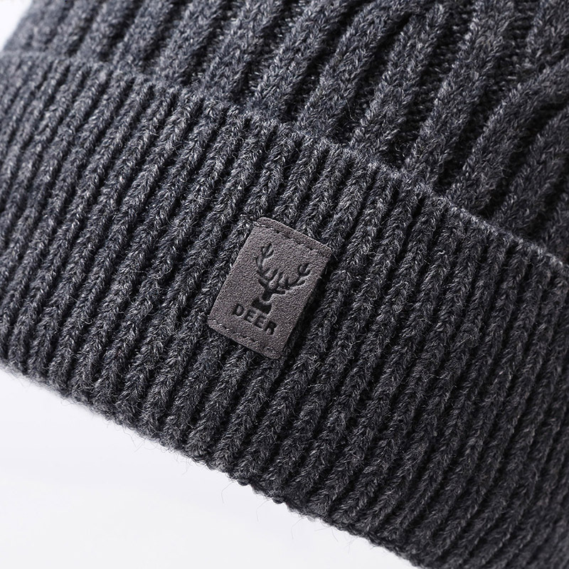 Nuovo cappello caldo lavorato a maglia per mezza età e anziani per ciclismo invernale cappello antivento spesso pullover versione coreana cappello di lana semplice e versatile_voghion.com