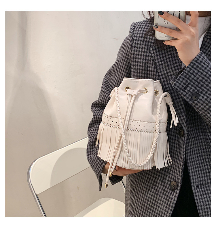 New Trendy Texture Fashion Messenger Bucket Bag display picture 13