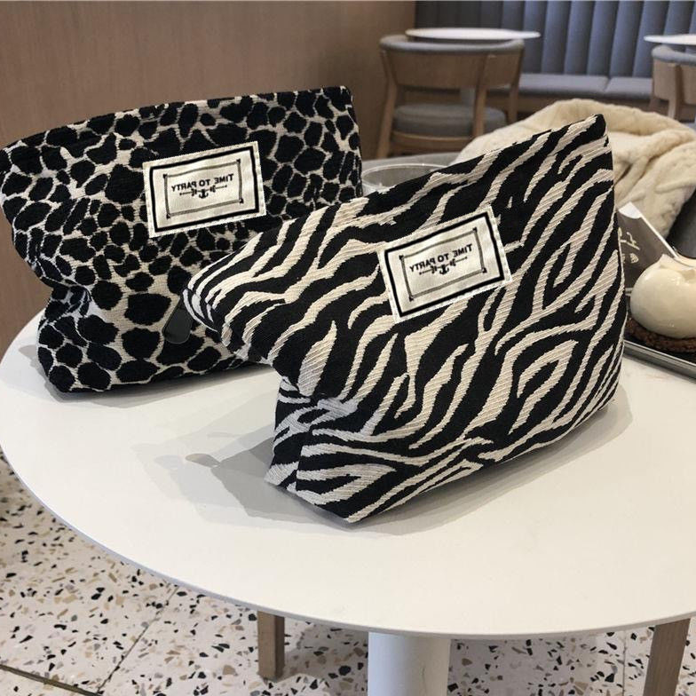 Cosmetic portable fashion Leopard Zebra Wash bag lady clutch bag convenient capacity Storage bag