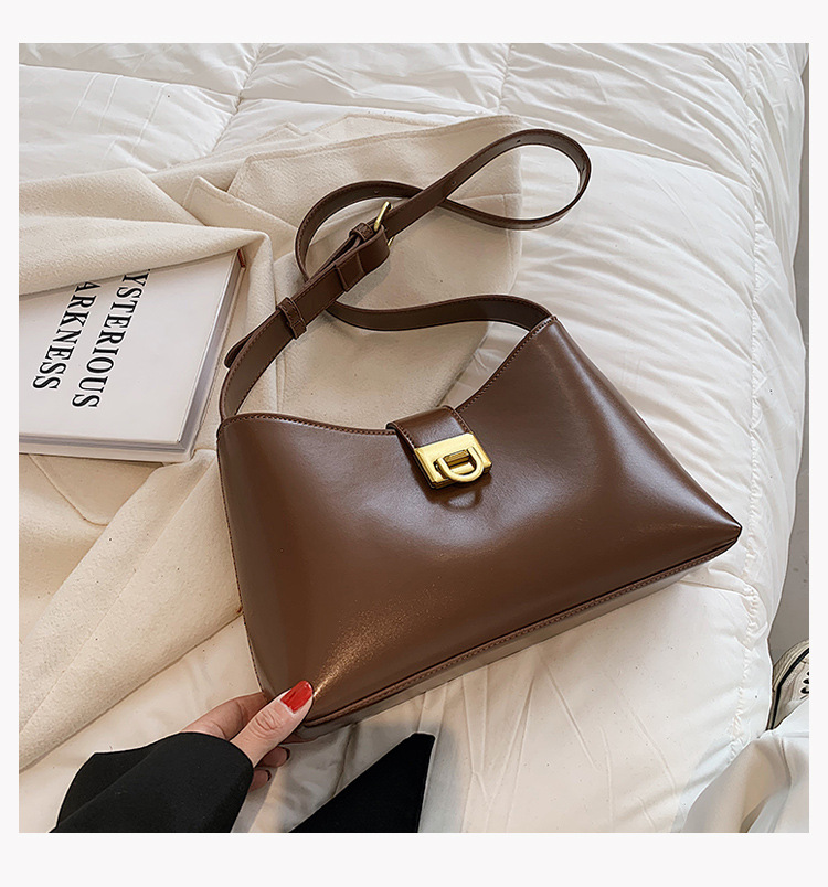 2021 New Bucket Female Bag Korean Solid Color Large-capacity Commuter Diagonal Bag display picture 21