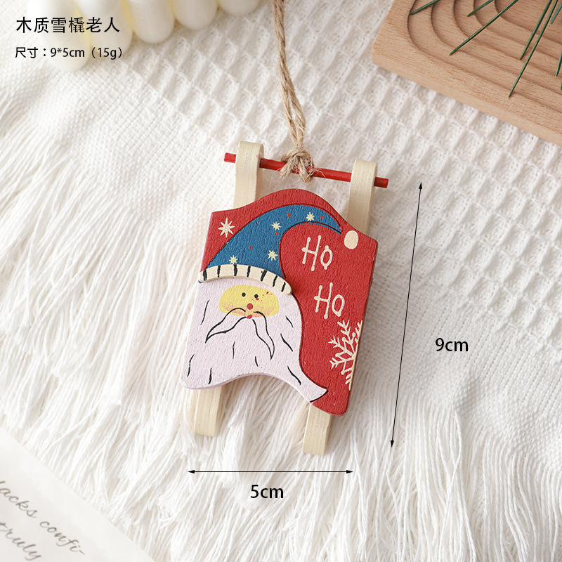 Anciano de trineo de madera