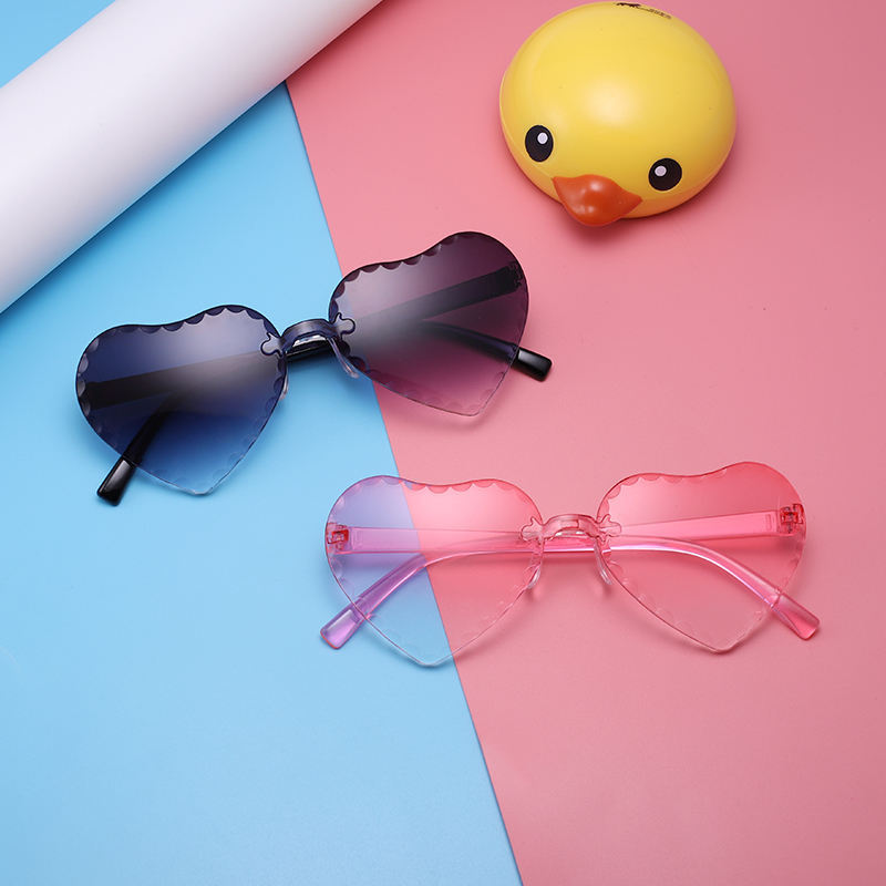 Adorable Baby Heart-Shape Rimless Sunglasses with Love Flower Edge, Jelly Color, Heart-Shaped Over-Eyes Sunglasses for Boys and Girls, Peach Heart Sunnies