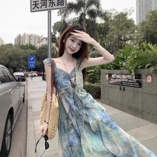 法式碎花吊带连衣裙女夏2025新款小个子高级感海边度假雪纺长裙