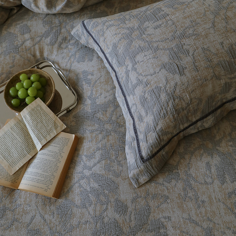 Nordisch-französisches Vintage-Boho-Set aus reiner, gebürsteter Baumwolle, vierteilig, bestehend aus garngefärbtem Jacquard-Bettlaken, -Bezug und -Bettwäsche, dicker Bettbezug._voghion.com