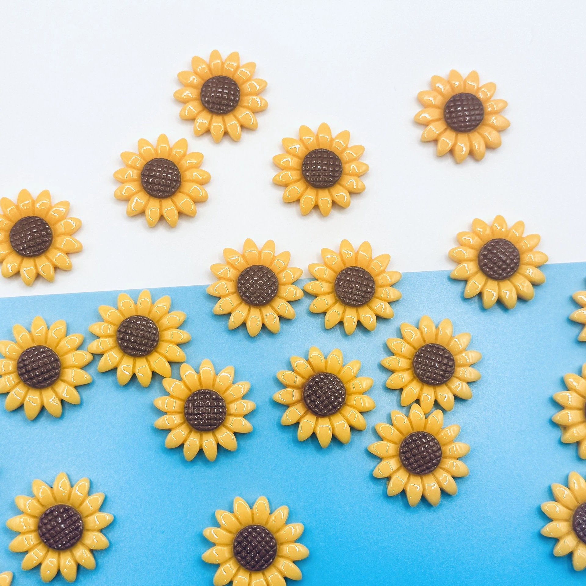 Милые маленькие свежие солнечные украшения для машины, качающиеся головой, маленькие ромашки, аксессуары для волос, повязки на голову.