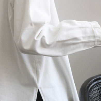 2026 Early-release design with hem slit, cuff pleats, simple round neck, long-sleeve T-shirt, a great item for women 2026 Early-release design with hem slit, cuff pleats, simple round neck, long-sleeve T-shirt, a great item for women