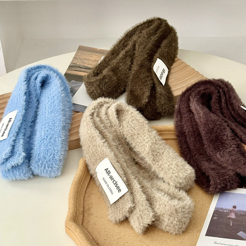 Bufandas de invierno de alta calidad nicho de diseño de lana estrecha decoración de color sólido bufandas de invierno cálidas bufandas al por mayor