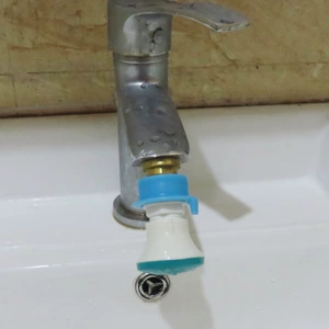 [洗脸盆龙头洒头溅起泡延长水龙节水广角出水水嘴厨房管4分水龙头]