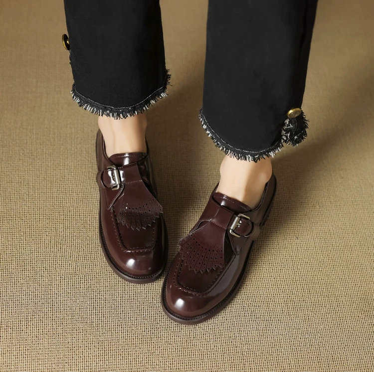 Британские стили французские маленькие кожаные туфли Хепберн женские туфли на толстом каблуке 2025 весна и осень новая кисточка Мэри Джейн Лефу
