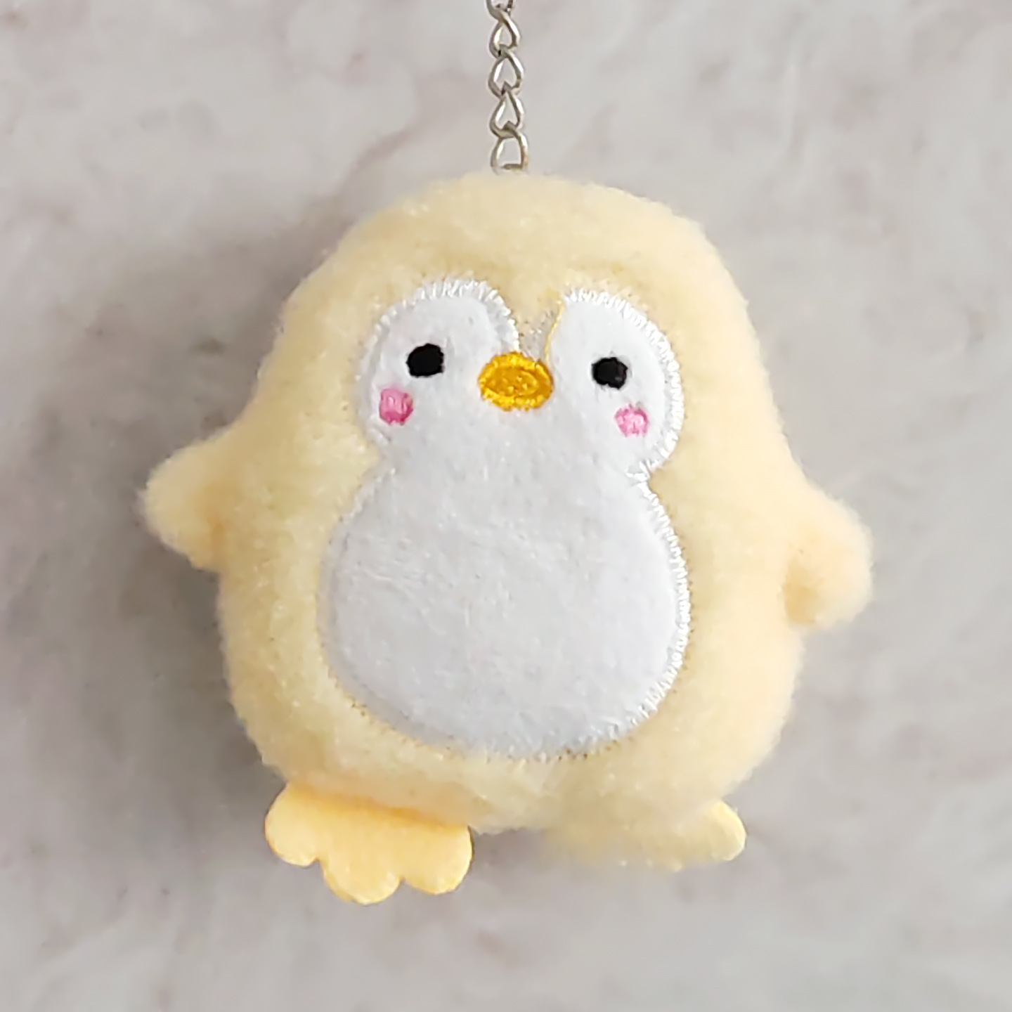 Pingüino amarillo