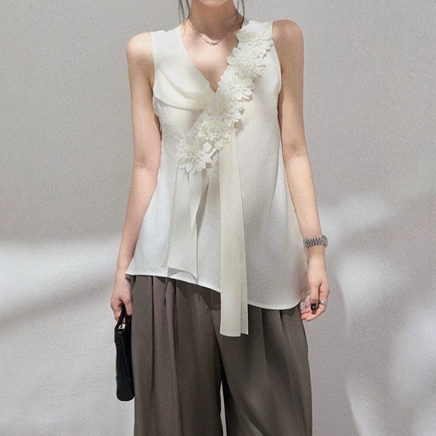 Lyocell Cross V-Neck Sleeveless Ribbon T-Shirt for Women, Spring and Summer Design, Slim Fit, Thin Top