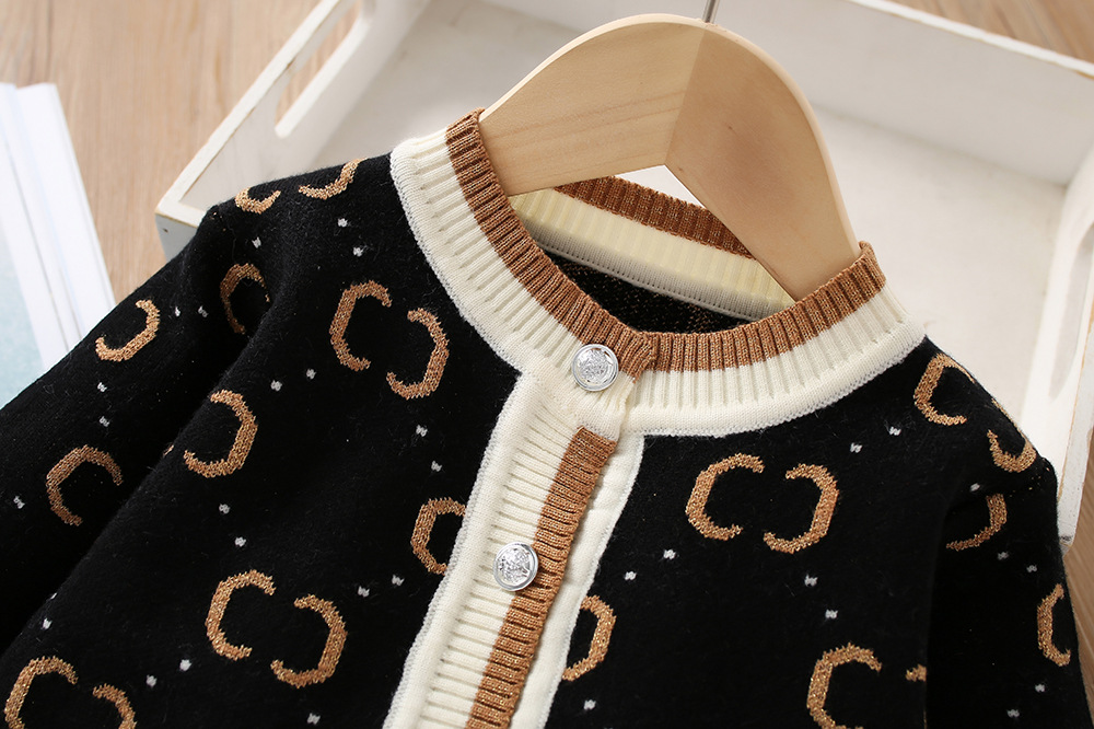 Sweaer 2023 Automne/Winer Nouvelle Mode Filles Bébé Tricot Deux Pièces Se Étranger Manches Longues Chaud_voghion.com