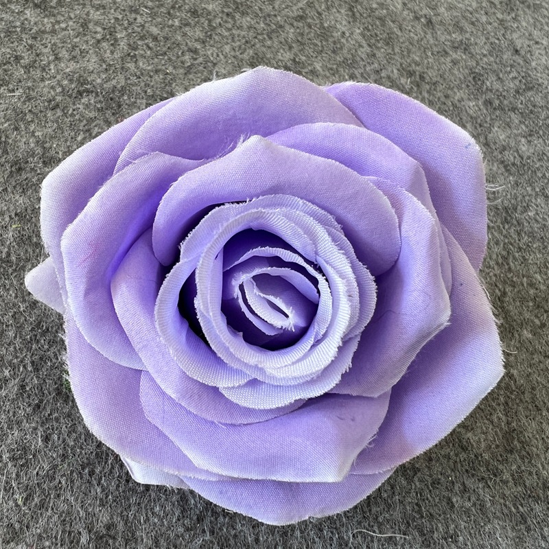 연한 보라색