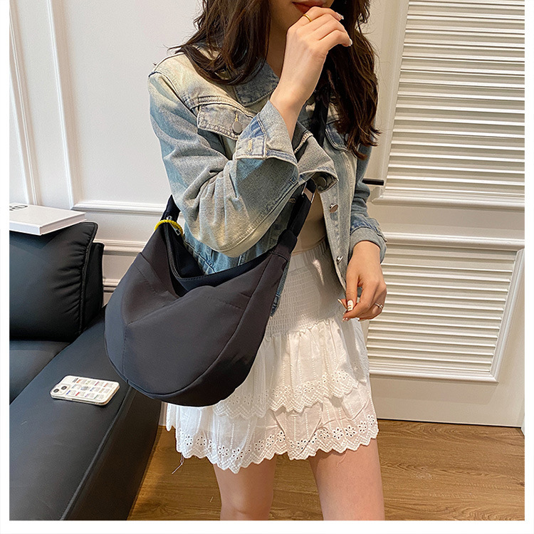 Simple solid-color canvas bag 2024 new style Japanese large-capacity single-shoulder dumpling bag, versatile for school and commuting crossbody bag undefined