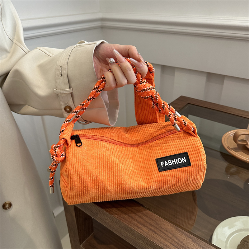 Korean style Internet celebrity solid color shoulder messenger bag for women 2024 early spring new all-matching ins pillow bag casual bag for women