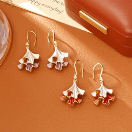 耳钉;耳环;项链