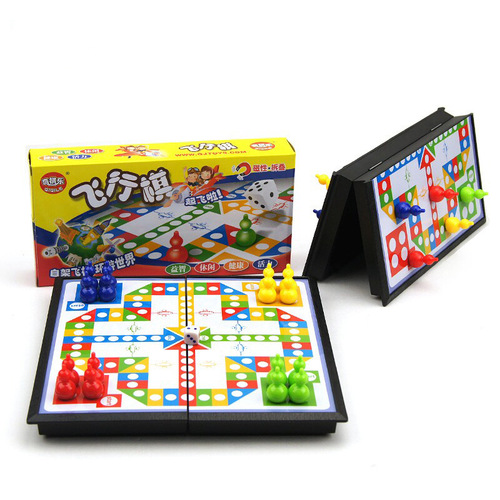 Children's magnetic folding flying chess elementary school students kindergarten portable five-piece fighting beast checkers educational toys