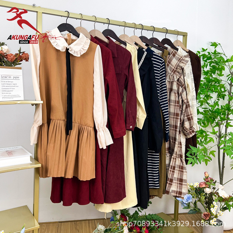 Factory Direct Sale of Second-Hand Women's Dresses, Long Autumn and Winter Dresses, Simple Style, Sold by the Pound Factory Direct Sale of Second-Hand Women's Dresses, Long Autumn and Winter Dresses, Simple Style, Sold by the Pound