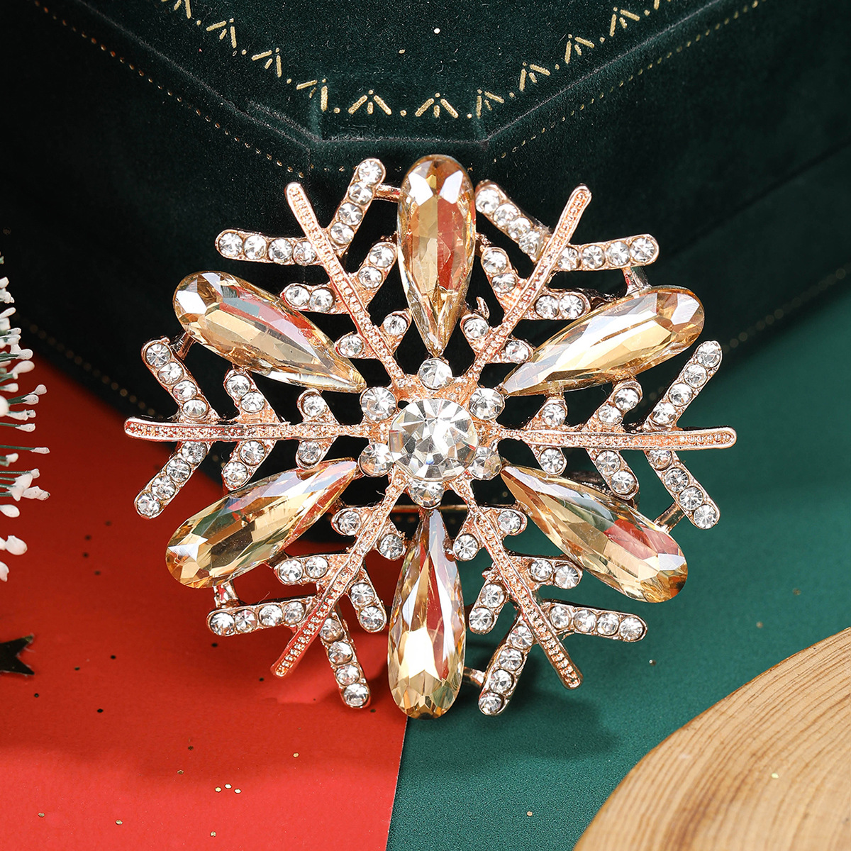 25g Weight Rhinestones Inlay Material Brooches Classification Banquet Occasion Alloy Material Snowflake Pattern All Seasons Season Women's Gender Inlay Design Elegant Style Elegant Pin Snowflake Alloy Inlay Rhinestones Women's Brooches 7