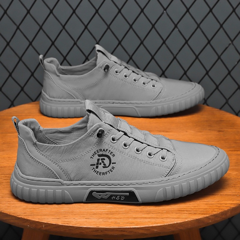Zapatos de hombre transpirables delgados viejos zapatos de tela de moda de Beijing con un pedaleo de skate casuales de seda de hielo lienzo de conducir zapatos de moda duraderos