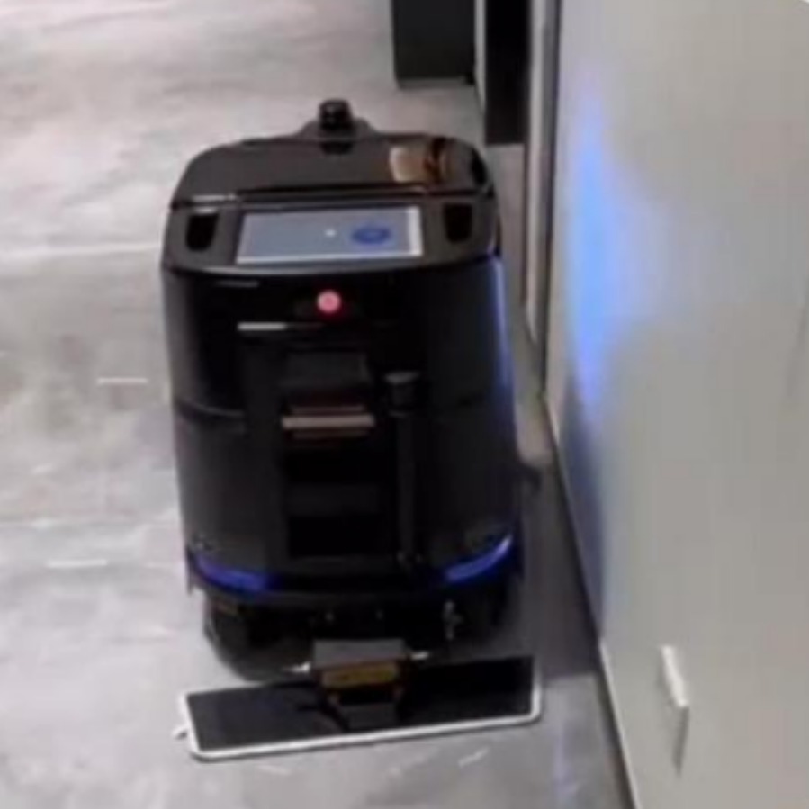 Edificios de oficinas, hospitales, hoteles, escenas múltiples limpieza interior, limpieza de suelo, lavado de suelo, empuje de polvo en un robot SK40