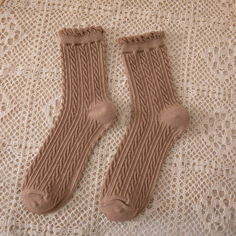 Серебряный? Нет. Оригинал: Mid‑calf breathable lace socks, embroidered cute motifs (rabbit/heart/flower), one size