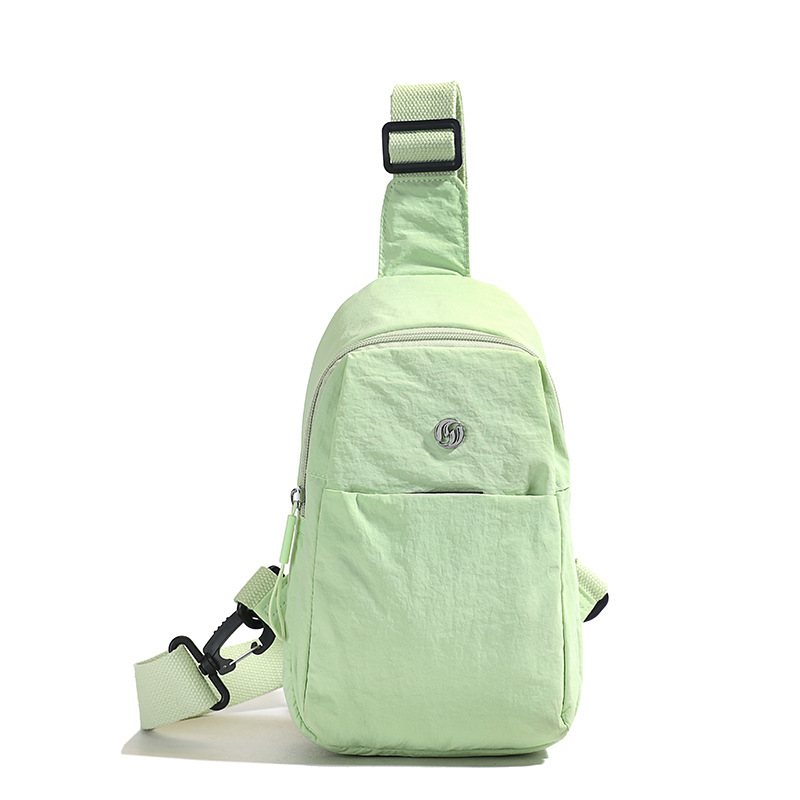 Bolso de pecho de moda para mujeres 2024 invierno nuevo tipo de bolso de mochila ligero de moda transfronteriza mochila deportiva pequeña bolsa de tramo inclinada