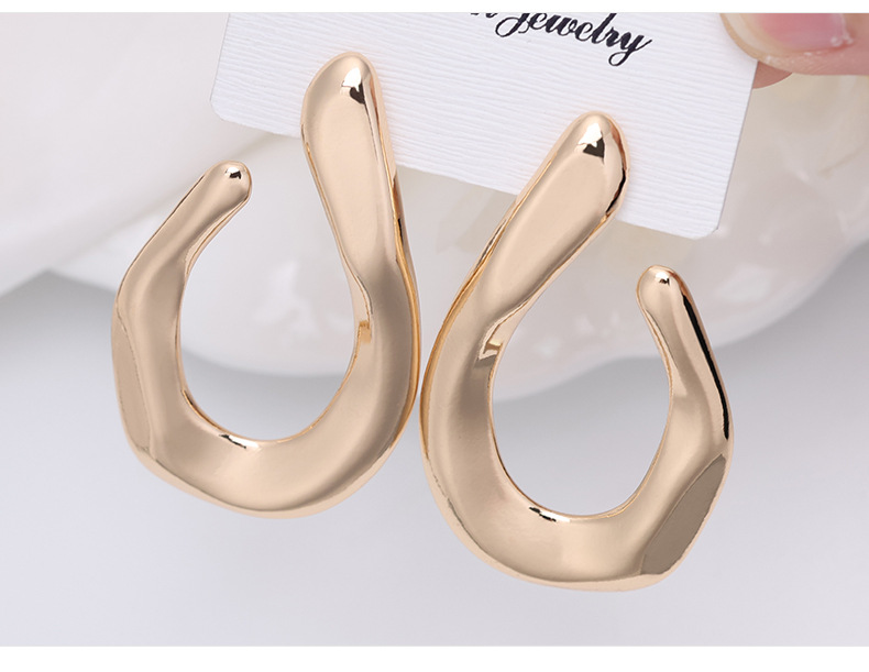 European and American fashion style irregular earrings recommended by Internet celebrities: Geometric metal retro earrings, simple C-shaped large ear rings 12 undefined