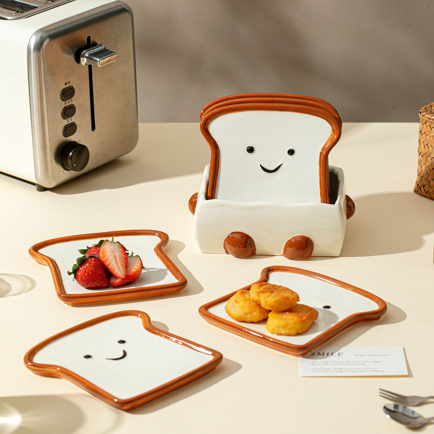 Bonito plato de cerámica para tostadas, plato de desayuno casero, plato de pan de dibujos animados creativo, conjunto de plato de hueso de alto valor